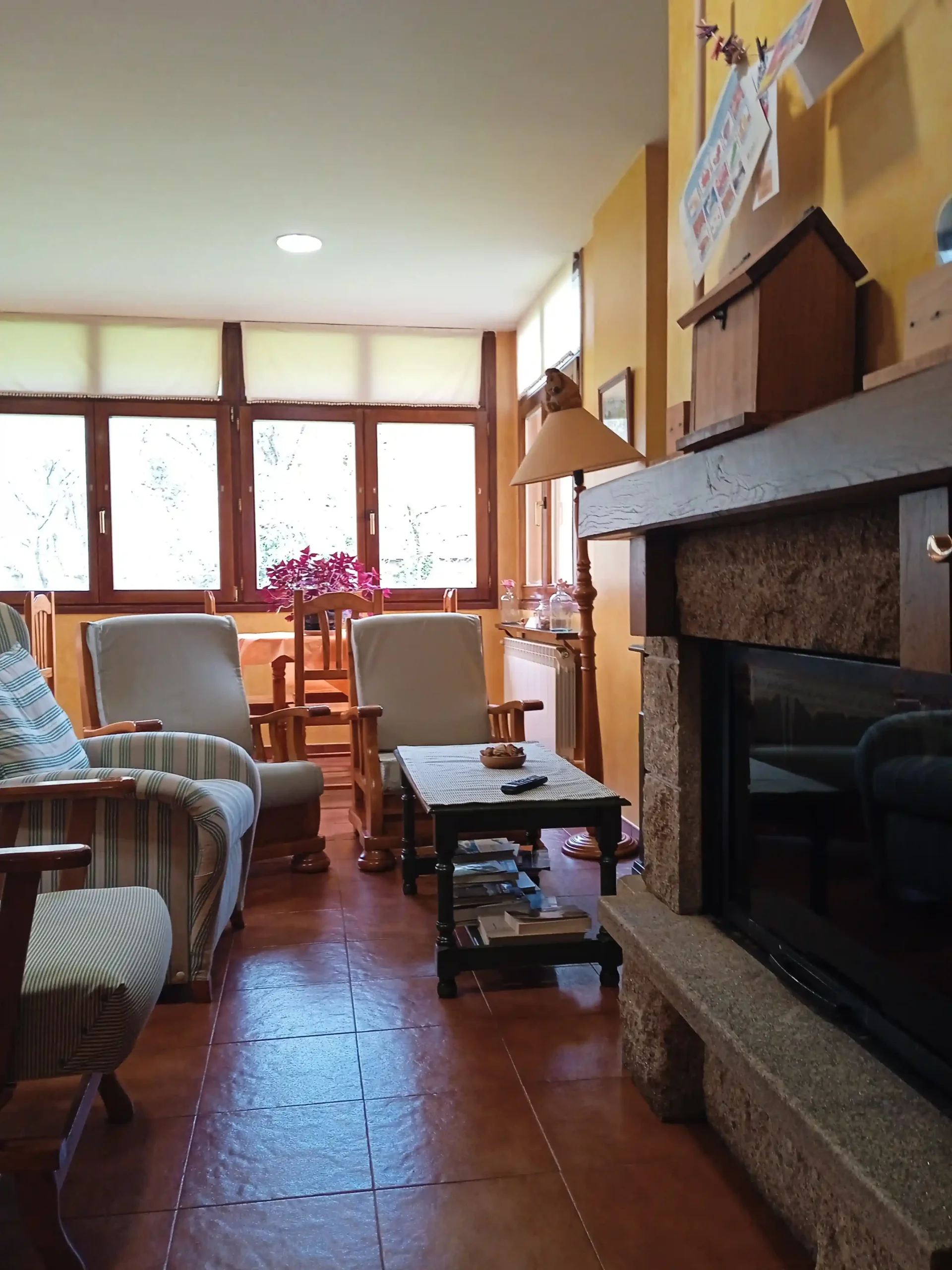 1-salon-comedor-galeria_el-aposento-de-babia