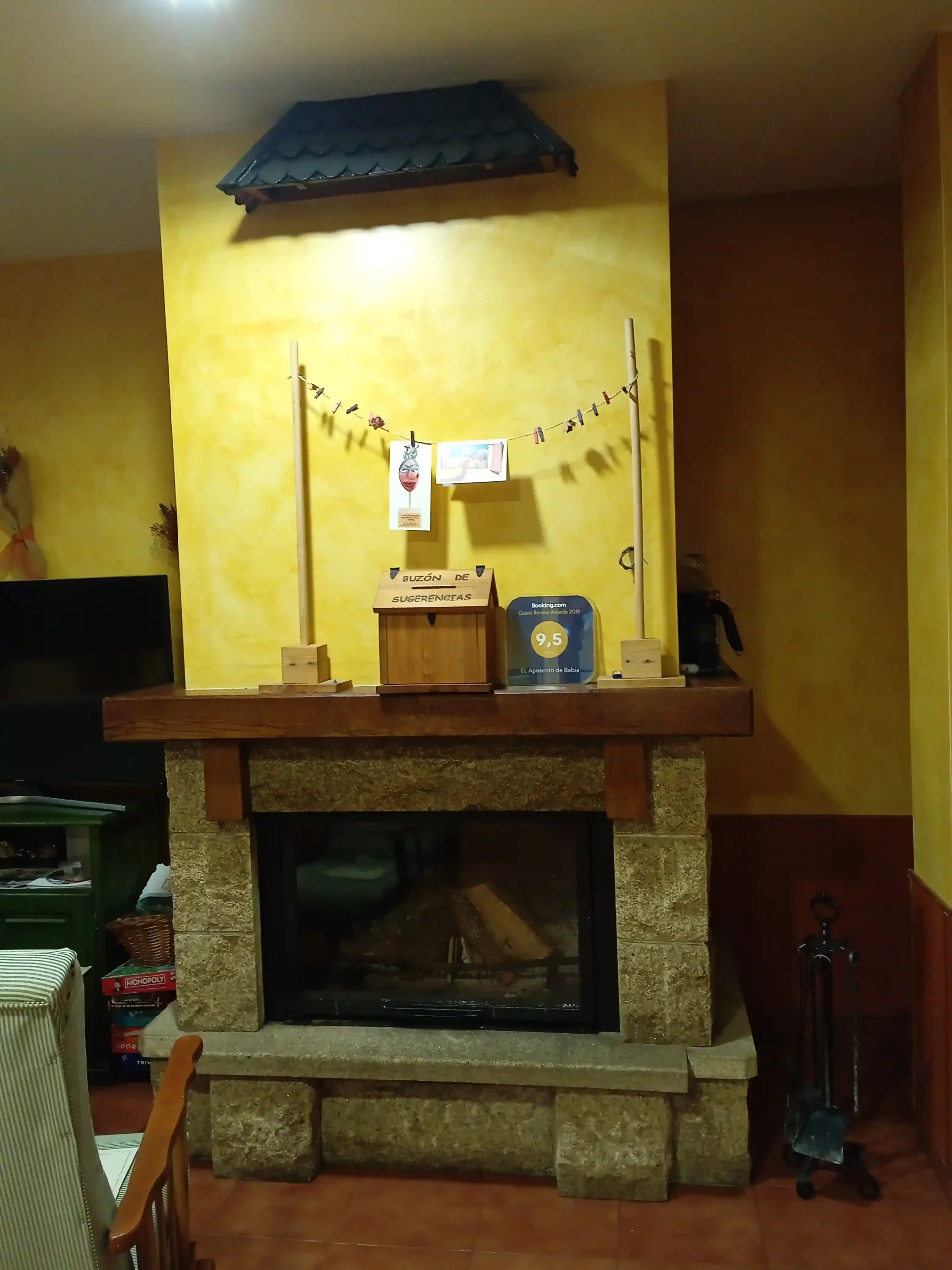 13-salon-comedor-galeria_el-aposento-de-babia