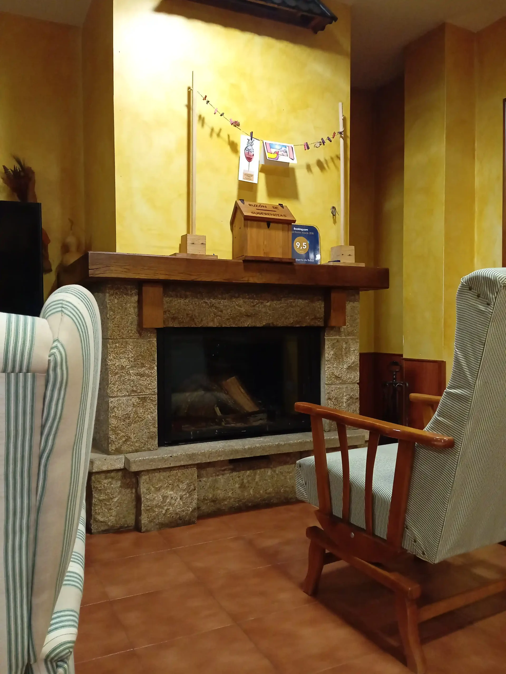 14-salon-comedor-galeria_el-aposento-de-babia